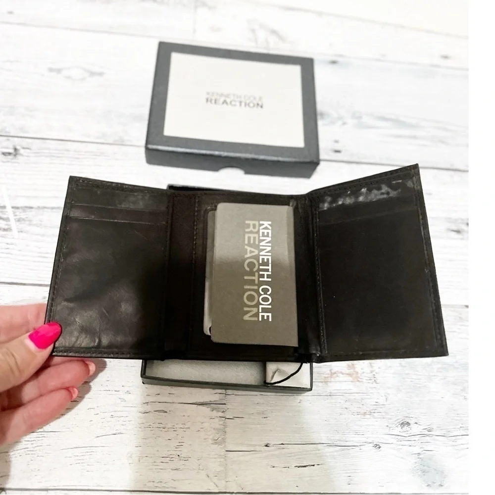 Kenneth Cole Men’s Tri Fold Black Leather Wallet NEW